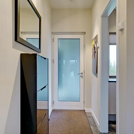 Luxury Near - Three-bedroom *