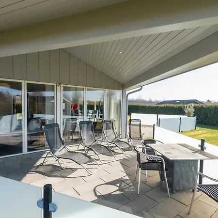 Prázdninový dům Luxury Near - Three-bedroom *